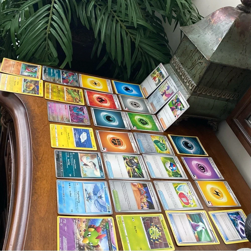 40 Pokemon Trading Cards bundle, Trainers/ Energy/ Basic